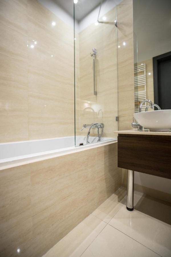 Oomph Warsaw Central Luxurious Air-Conditioned Apartment With Balcony Екстер'єр фото